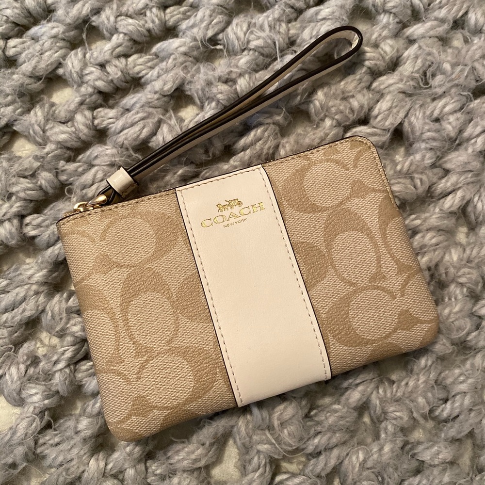 NWT — Coach Wristlet